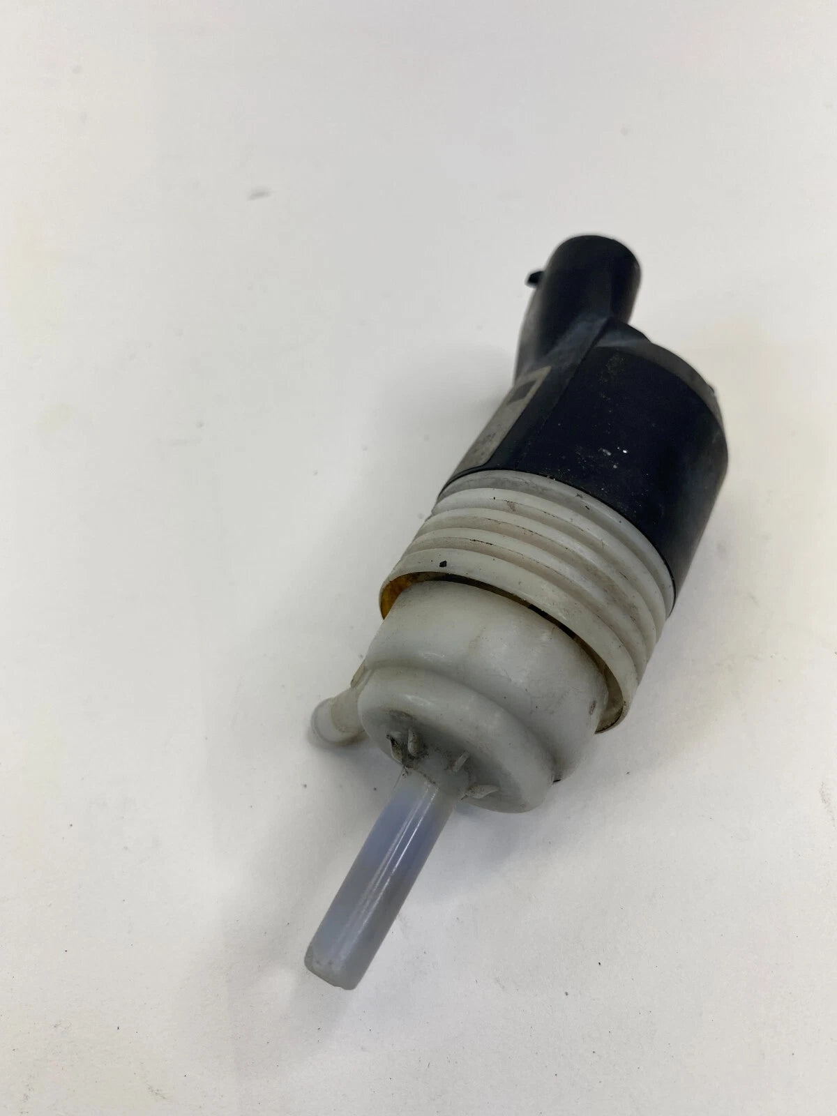 2005-2009 SAAB 9-7X WIPER REAR WASHER FLUID RESERVOIR PUMP 10386728 OEM