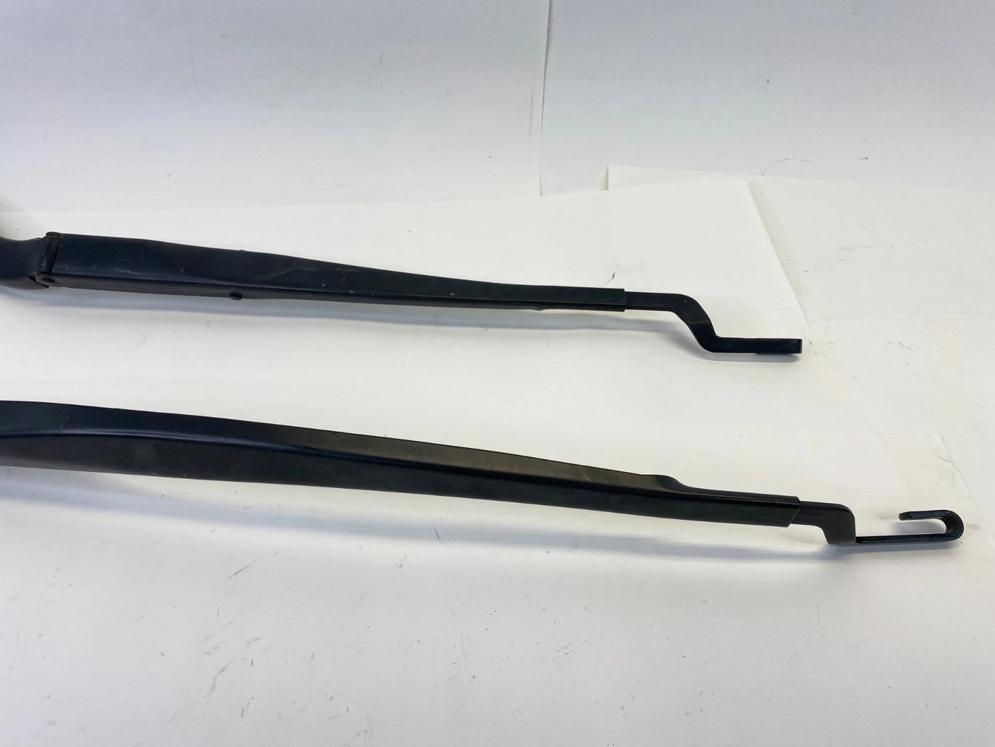 2016-2020 KIA SORENTO FRONT WINDSHIELD LEFT & RIGHT SIDE WIPER ARM SET OEM