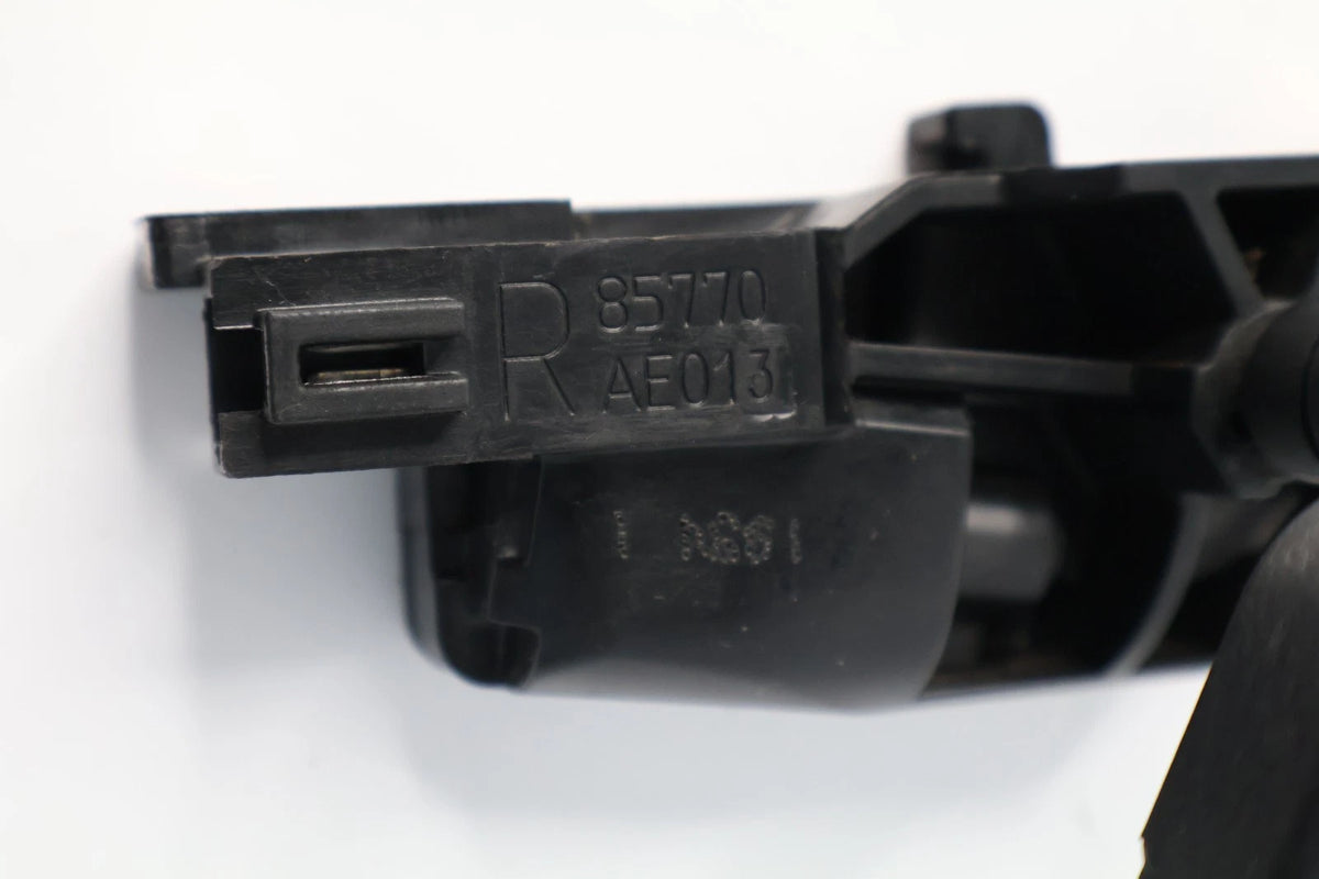 2011-2020 TOYOTA SIENNA RIGHT QUARTER POWER WINDOW MOTOR HANDLE 85770-AE013 OEM