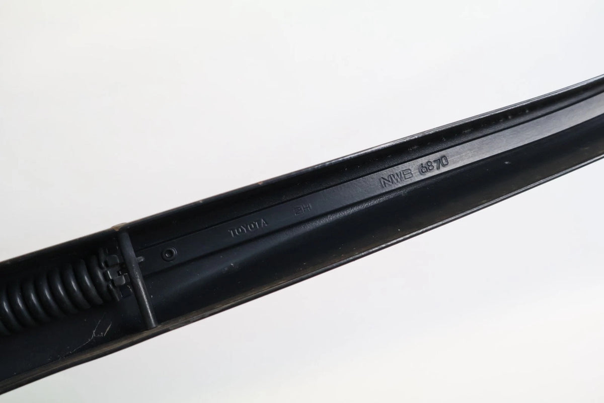 2004-2009 TOYOTA PRIUS FRONT LEFT AND RIGHT WINDSHIELD WIPER ARM PAIR SET