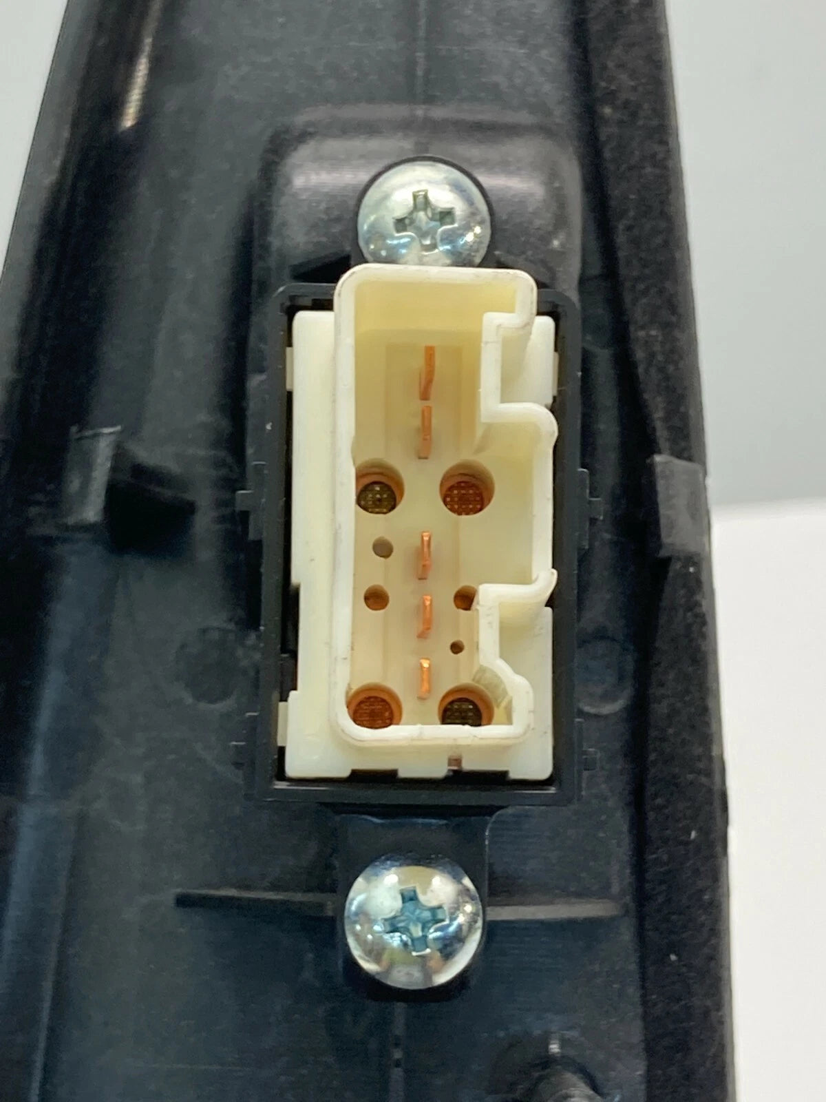 03-05 MAZDA6 REAR LEFT DRIVER DOOR WINDOW CONTROL SWITCH W/ BEZEL GK2A685L6LH