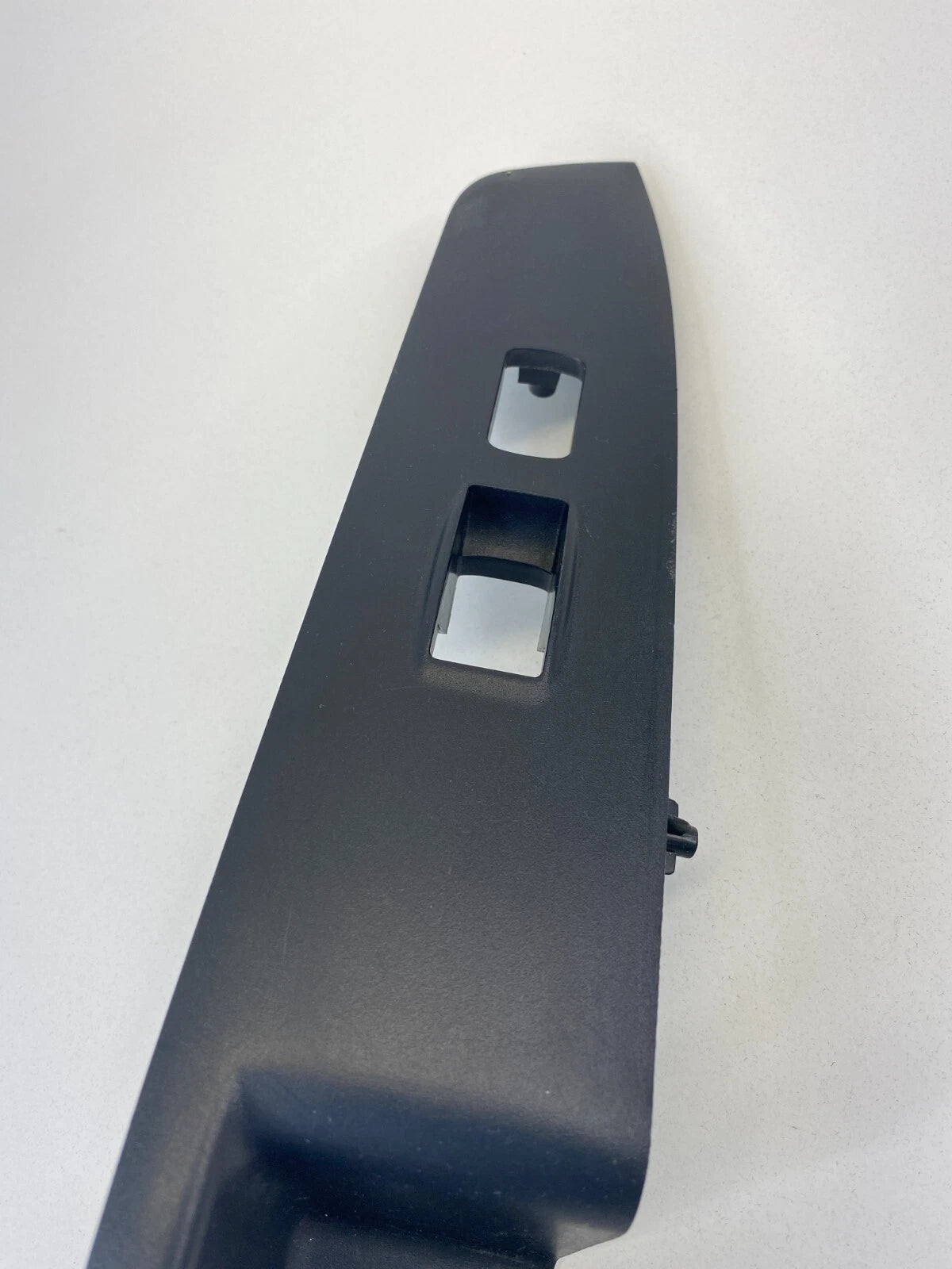 07-13 MITSUBISHI OUTLANDER FRONT PASSENGER SIDE DOOR WINDOW SWITCH COVER BEZEL