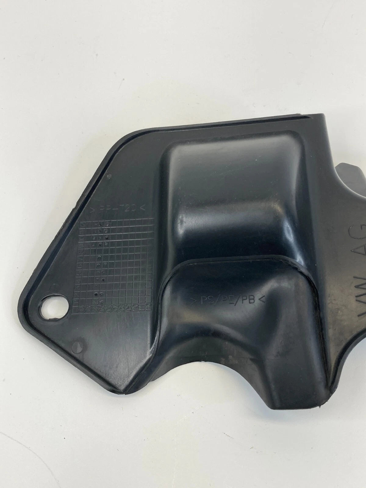 06-09 VOLKSWAGEN GTI LOWER STEERING SHAFT COLUMN COVER TRIM 1K1-863-129-B OEM