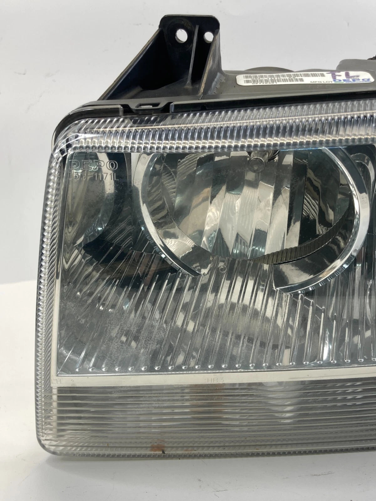 2005-2010 CHRYSLER 300 LEFT DRIVER SIDE HEADLIGHT HEADLAMP HALOGEN AFTER MARKET