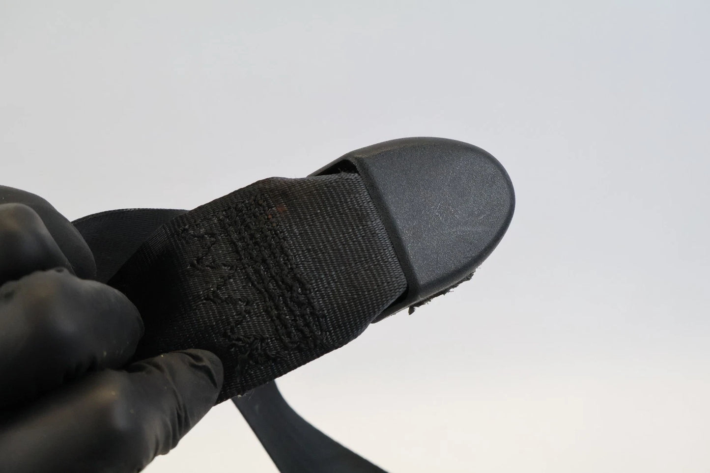2011-2014 MAZDA 2 FRONT LEFT DRIVER SIDE SEAT BELT RETRACTOR BLACK OEM