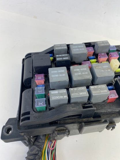 2006-2008 Kia Optima 2.4L 16V FWD Engine Compartment Junction Fuse Relay Box