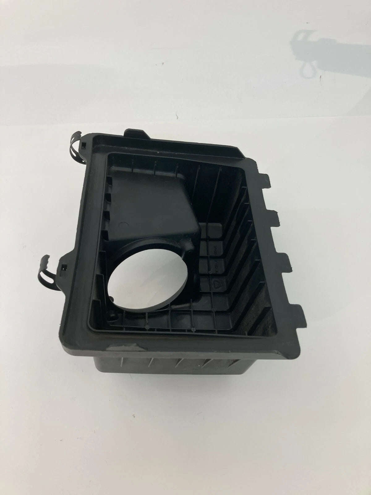 2006 2007 BUICK RENDEZVOUS TERRAZA 3.5L V6 AT AIR CLEANER FILTER BOX CAP COVER