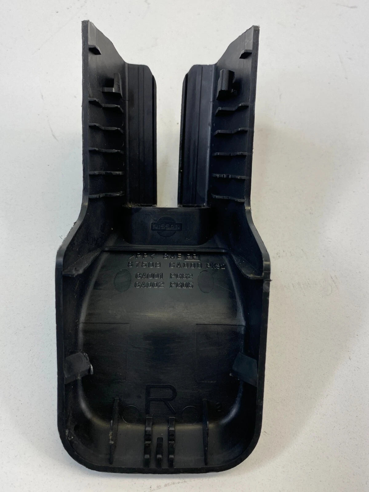 2003-2007 NISSAN MURANO REAR RIGHT PASSENGER SEAT TRACK COVER TRIM 87509-CA000