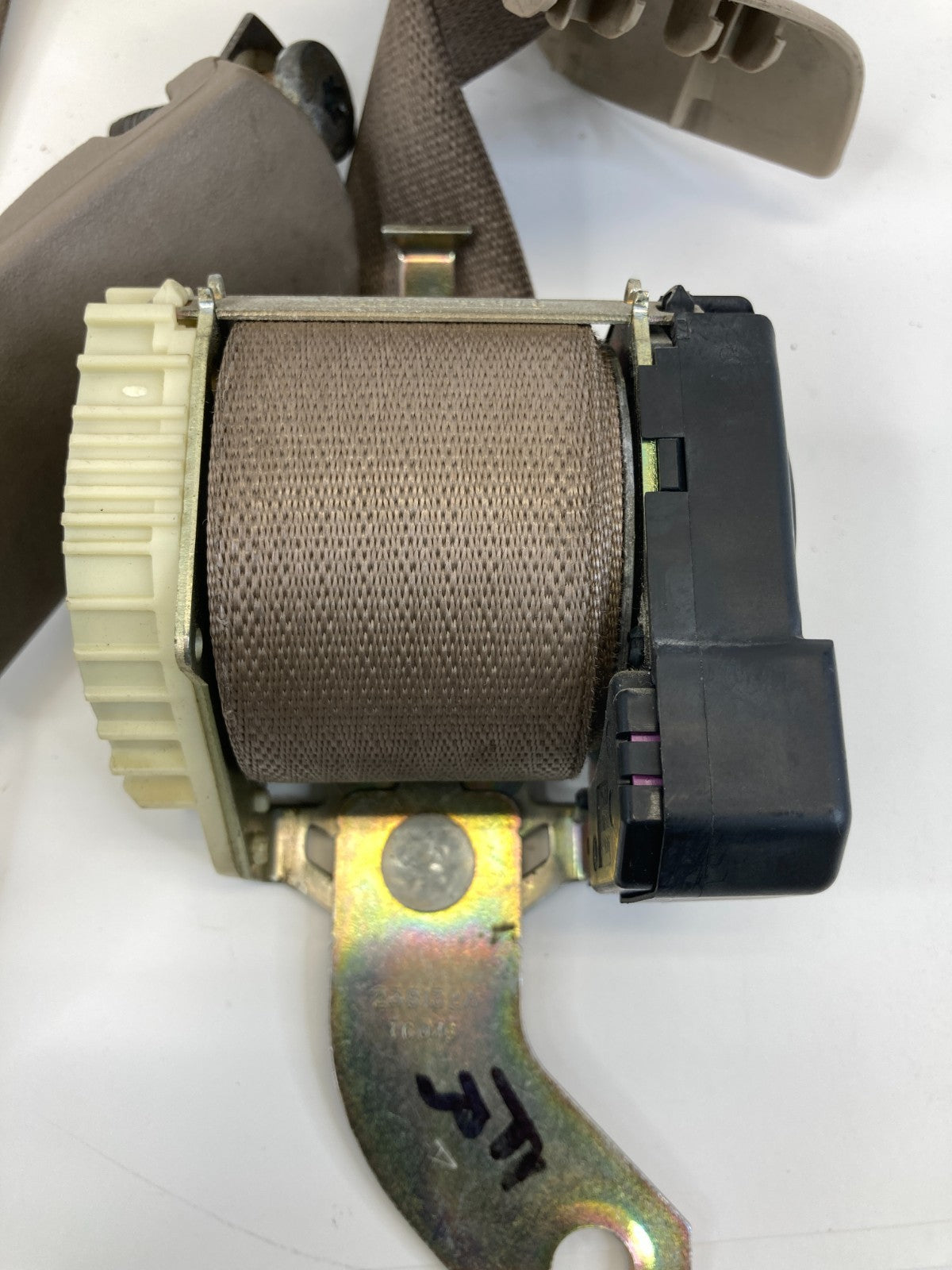 2000-2005 Chevy Monte Carlo Front Right Passenger Side Seat Belt Retractor OEM