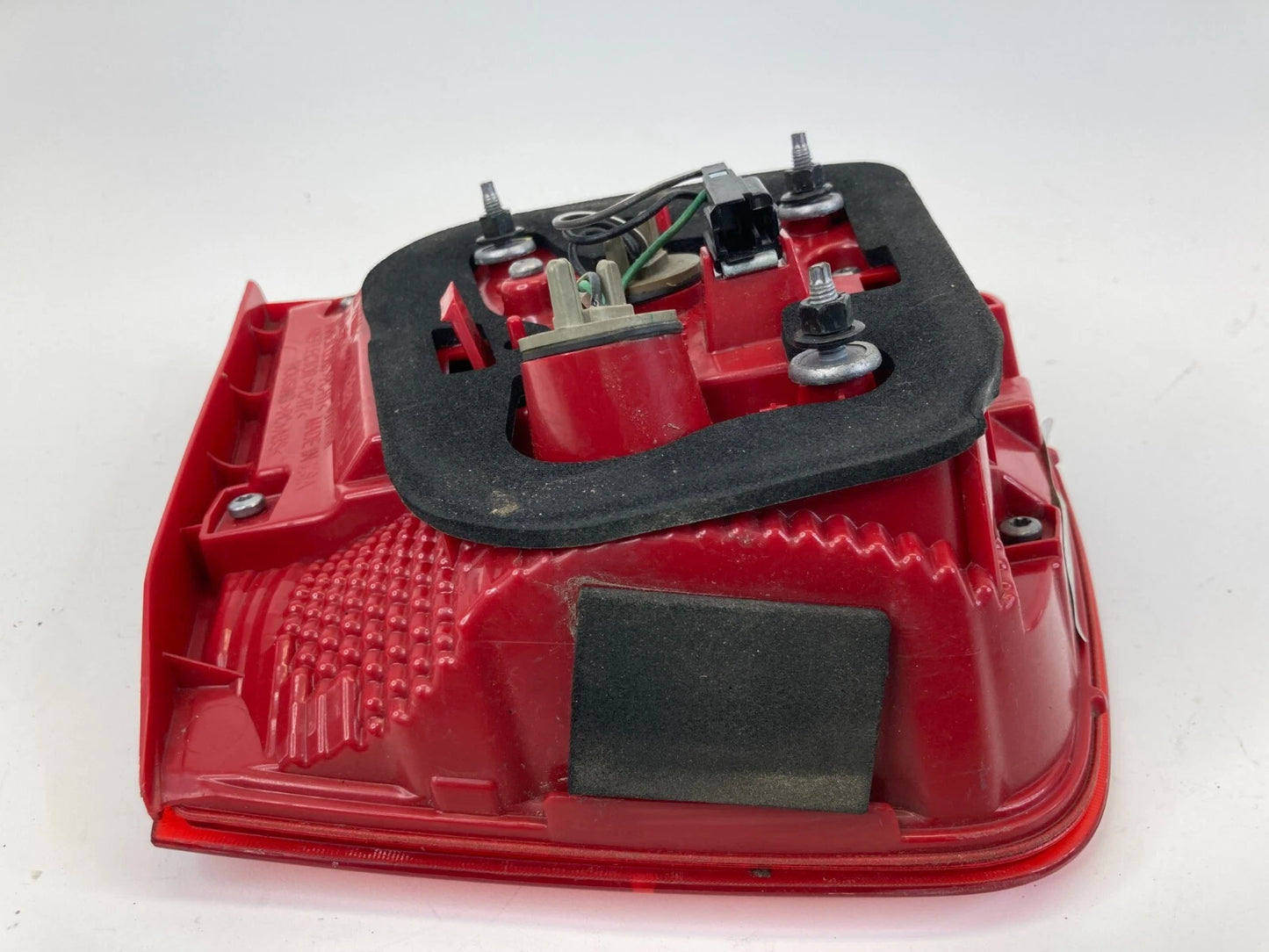 2013-2015 CHEVROLET MALIBU REAR RIGHT TAIL LIGHT INNER TAILLIGHT LAMP 22907312