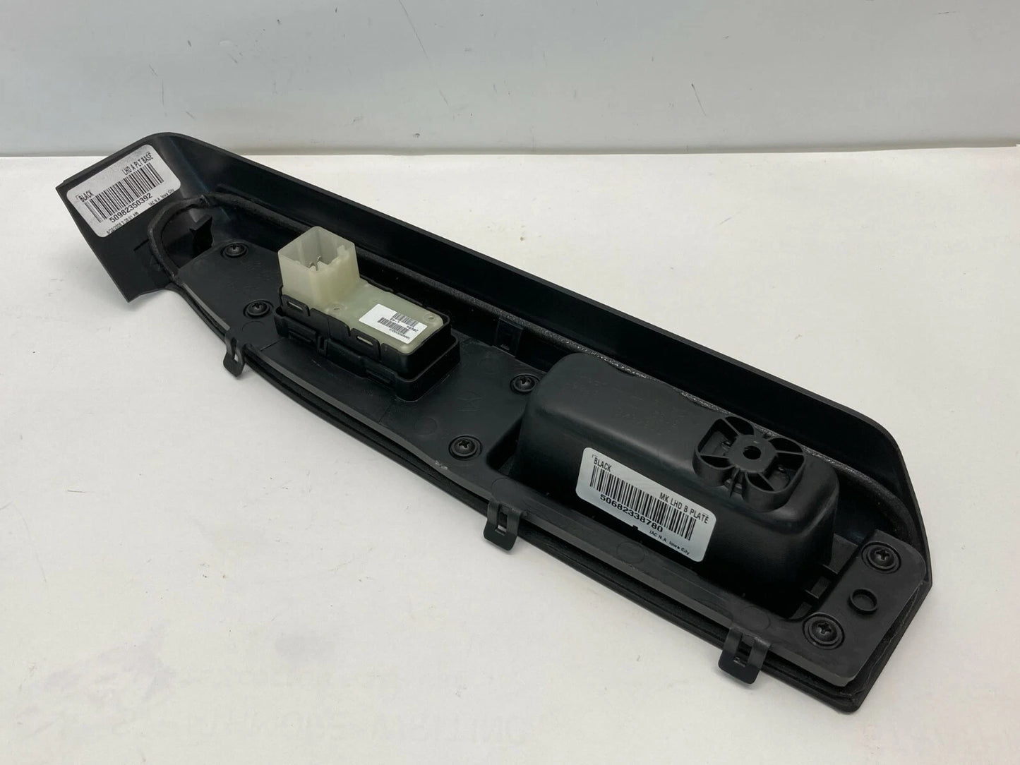 2007 2008 2009 2010 JEEP COMPASS REAR RIGHT PASSENGER SIDE WINDOW SWITCH OEM