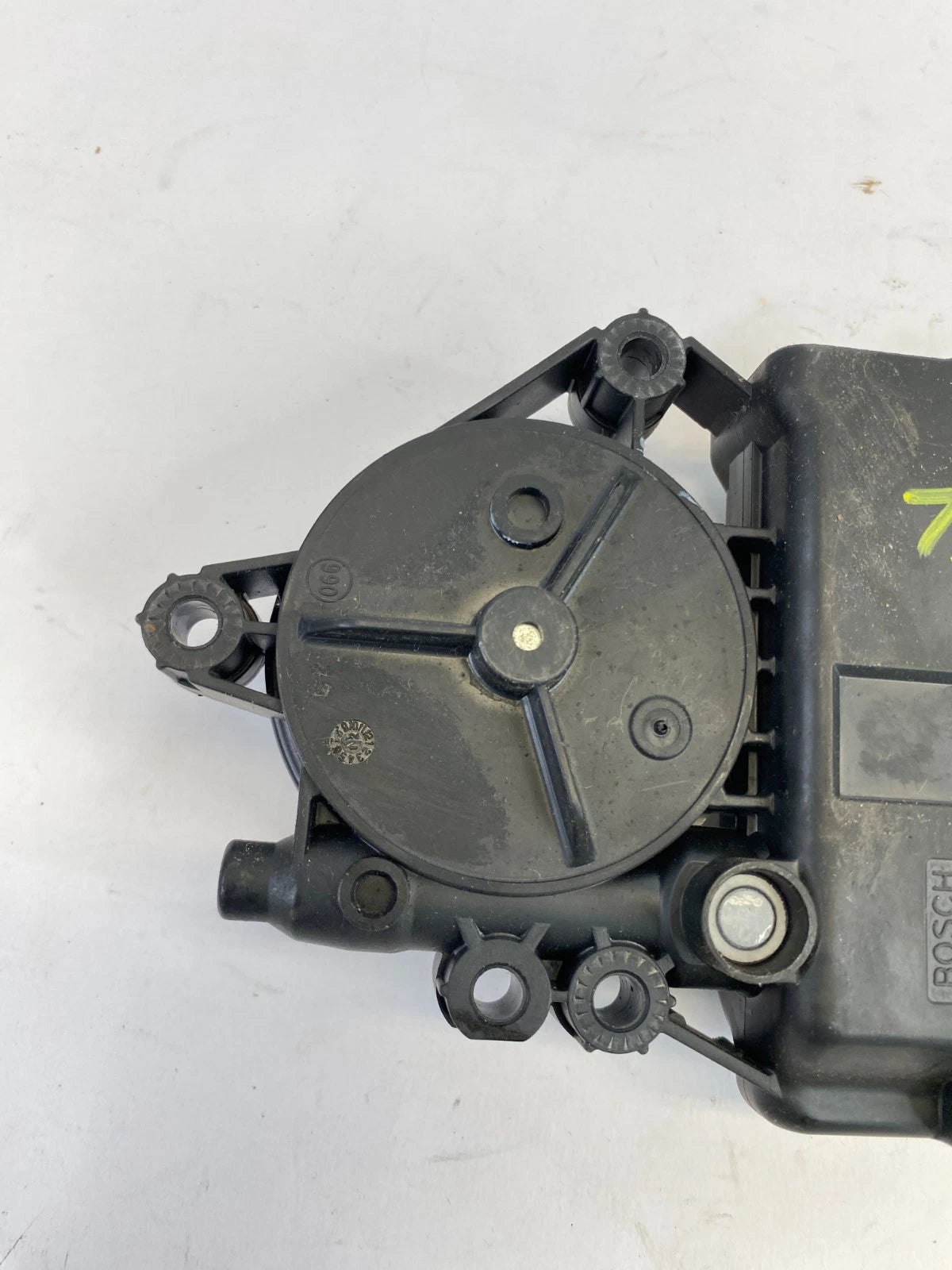2011-2014 HYUNDAI SONATA FRONT LEFT DRIVER WINDOW REGULATOR MOTOR 824503S011 OEM