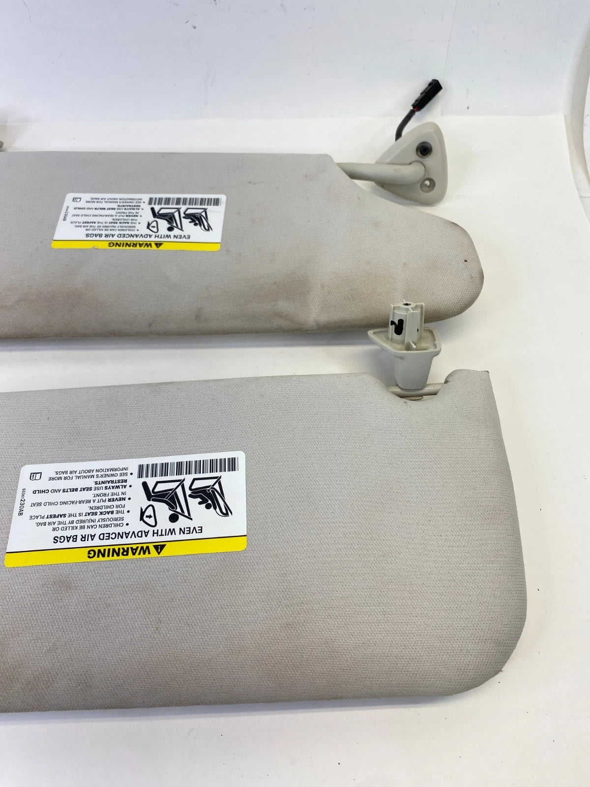 05-07 CHRYSLER 300 DODGE MAGNUM LEFT & RIGHT SUNVISOR SUN VISOR PAIR SET OEM