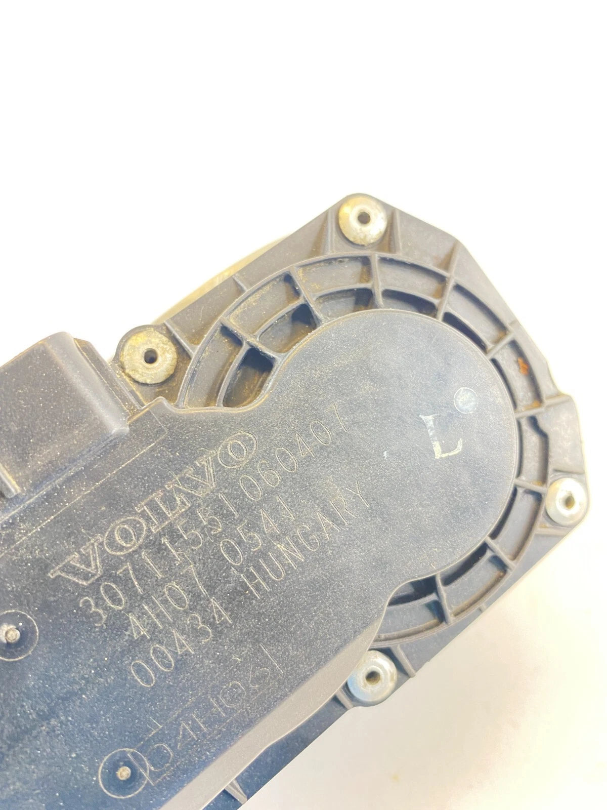 2004-2010 VOLVO S40 2005-2007 VOLVO V70 2005 S60 THROTTLE BODY VALVE 30711551