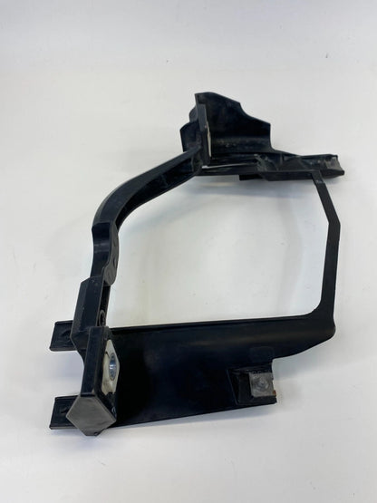 2006 2007 BMW 530XI FRONT LEFT SIDE HEADLIGHT HEADLAMP BRACKET SUPPORT 15373700