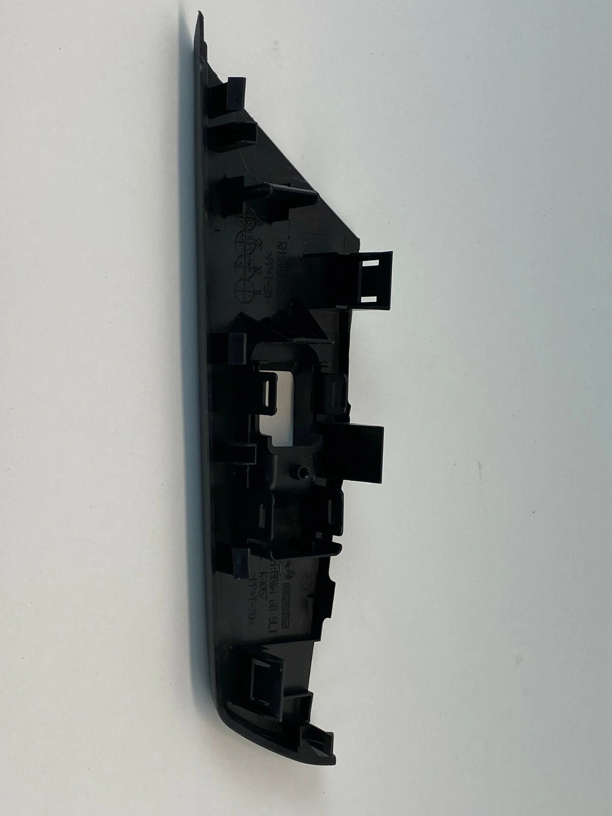 10-12 MAZDA 3 SEDAN REAR RIGHT SIDE WINDOW SWITCH BEZEL PANEL BBM4-68-5L1 OEM