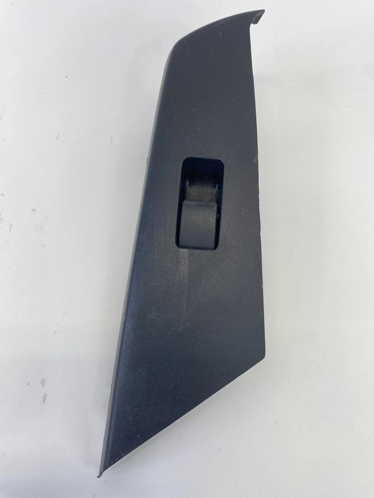 10-12 MAZDA 3 SEDAN REAR RIGHT PASSENGER SIDE POWER WINDOW SWITCH W/ BEZEL OEM