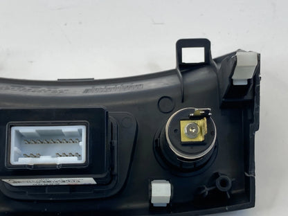 2013-2017 Hyundai Elantra GT Center Dash Auxiliary USB Jack W/ Trim Bezel Assy