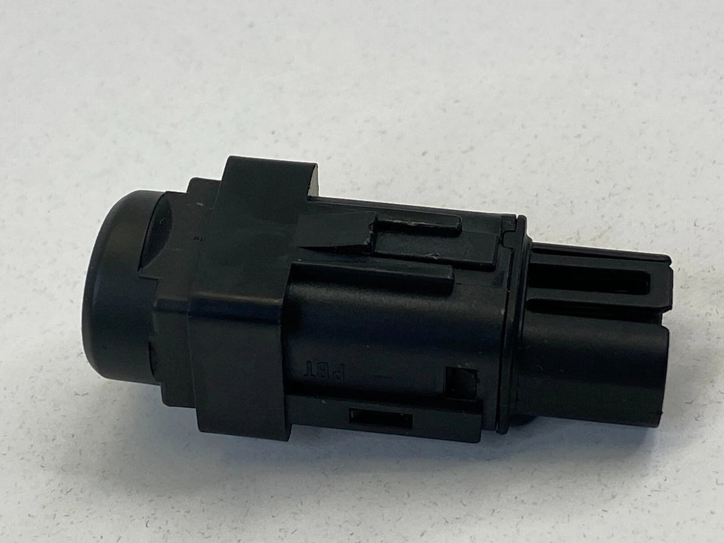 2008-2012 CHEVROLET MALIBU FRONT CENTER DASH HAZARD LIGHT SWITCH BUTTON ASSEMBLY