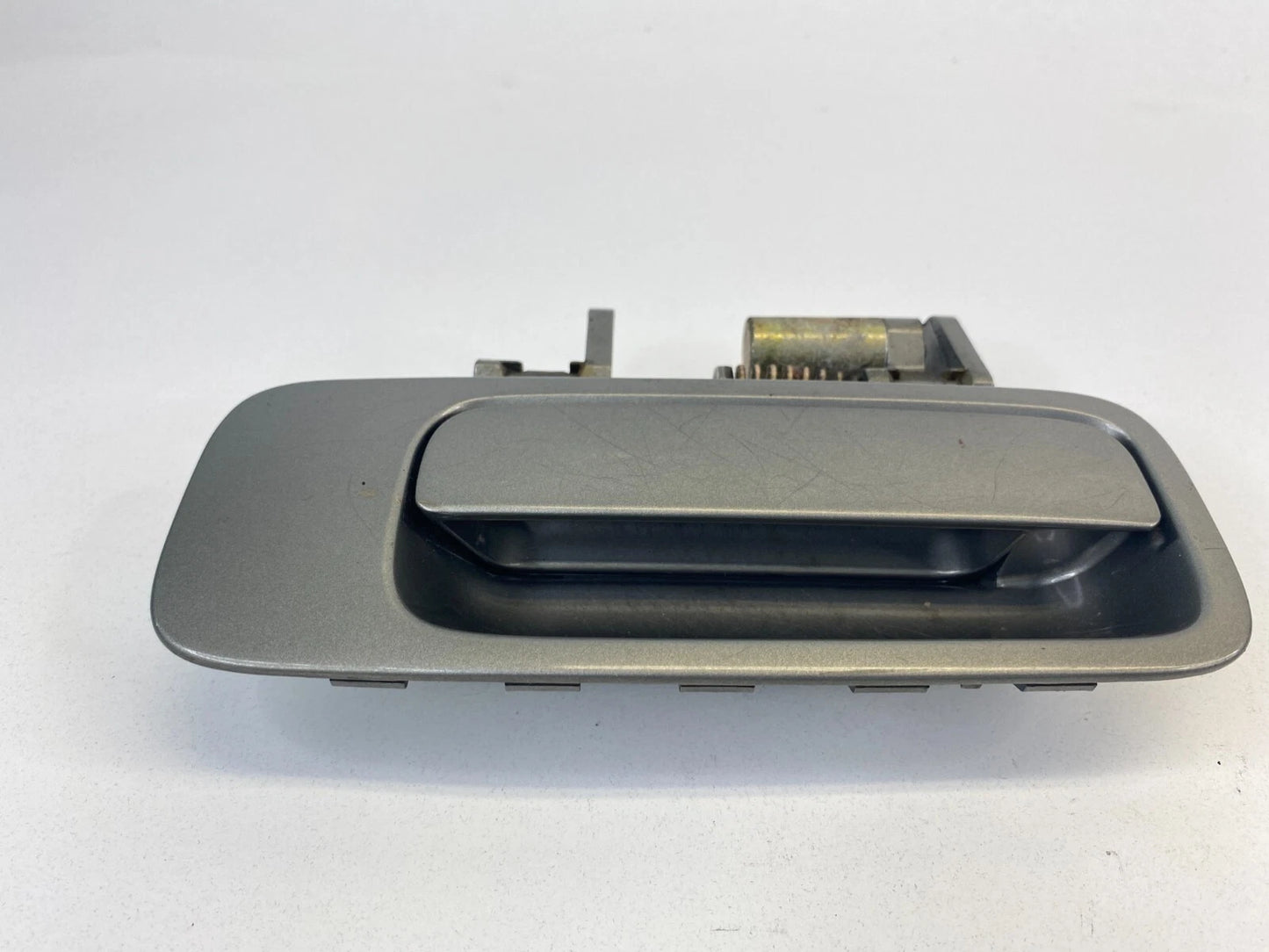 1997-2001 TOYOTA CAMRY SEDAN REAR RIGHT SIDE EXTERIOR DOOR HANDLE 69230-AA010
