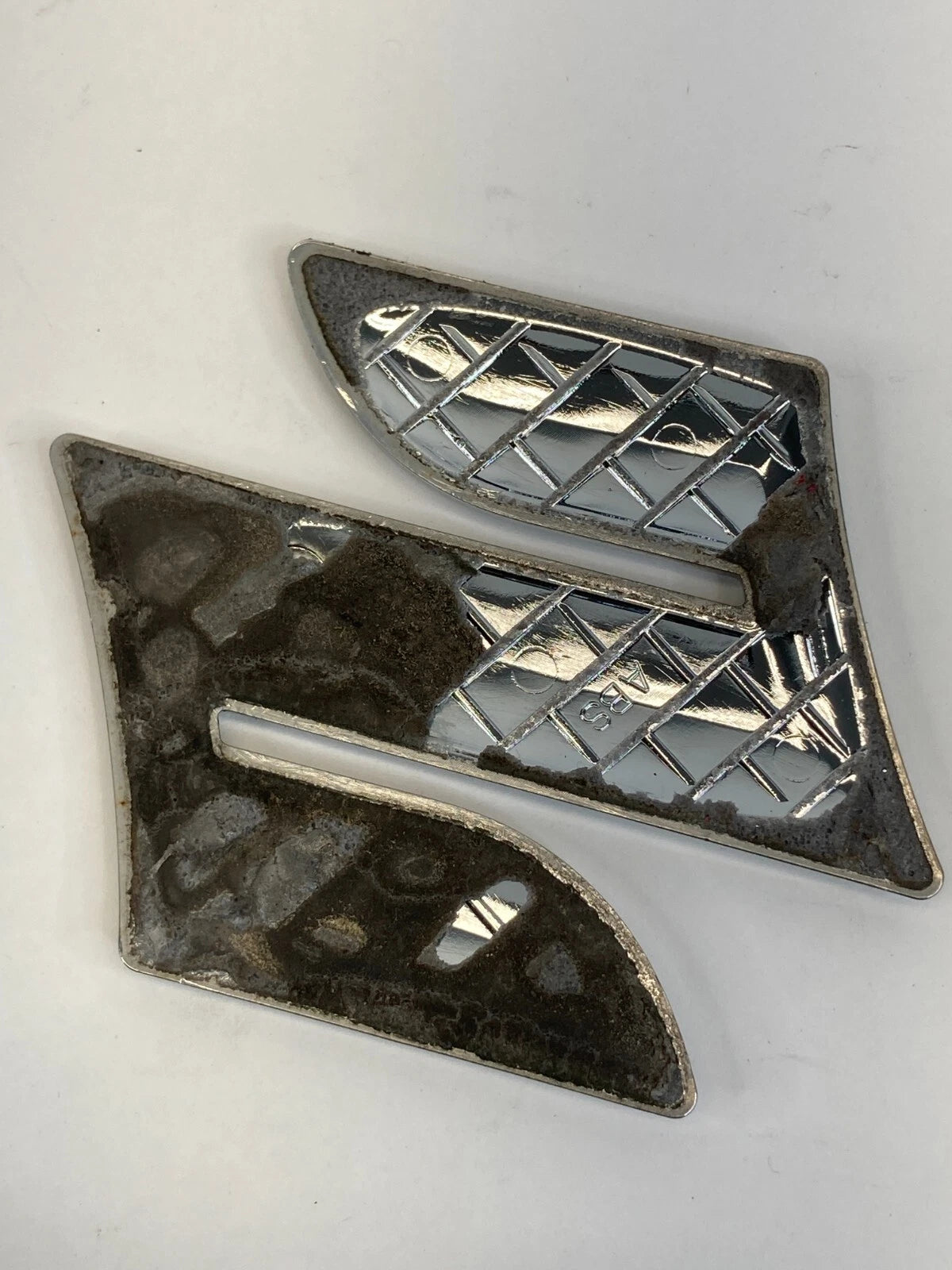 2007-2013 SUZUKI SX4 REAR TRUNK LID LOGO EMBLEM BADGE CHROME OEM