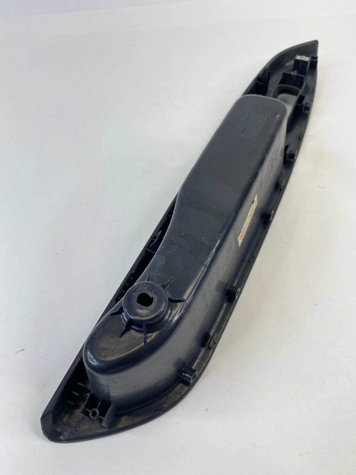2006 2007 HYUNDAI ACCENT SEDAN REAR LEFT DOOR WINDOW SWITCH BEZEL 83710-1E010