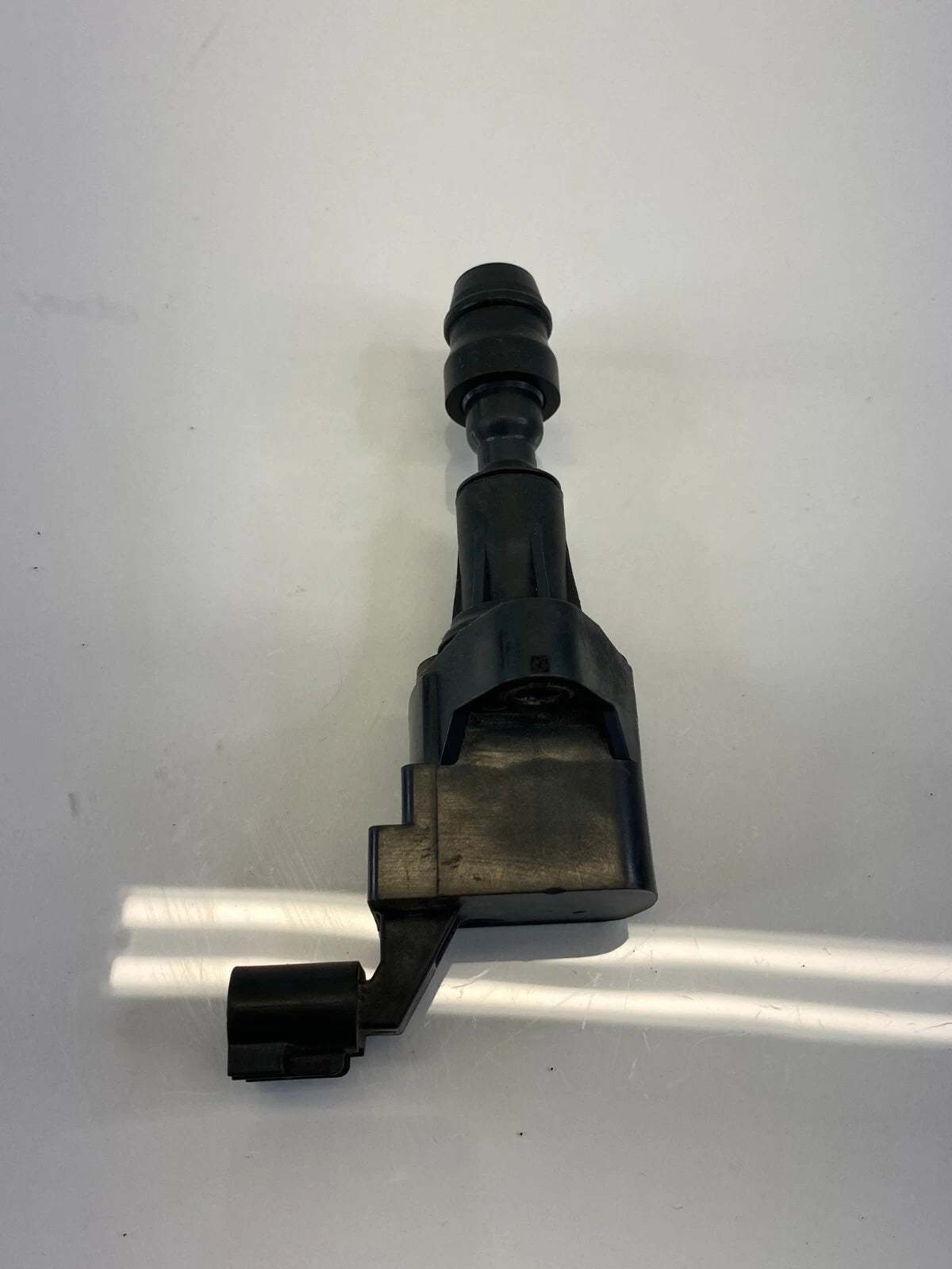 2007-2010 SATURN VUE 2.4L ENGINE IGNITION COIL IGNITOR ASSEMBLY 12578224 OEM