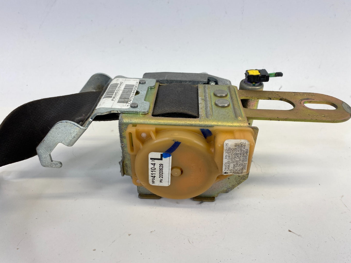 2005 2006 Dodge Magnum Front Left Driver Seat Belt Retractor P0UX531DVAD OEM