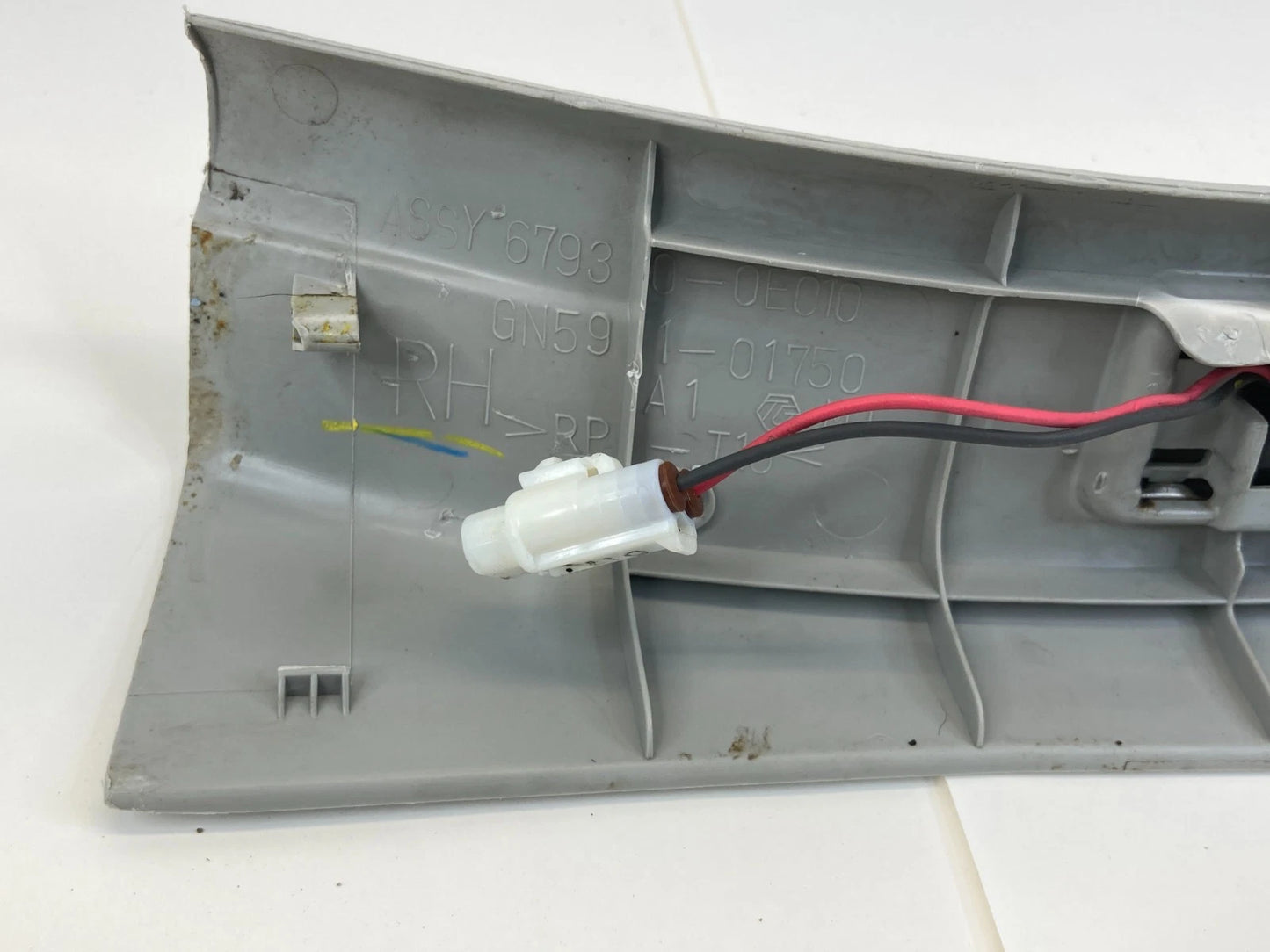 2007-2009 LEXUS RX350 REAR RIGHT DOOR SCUFF PLATE SILL STEP TRIM 67930-0E010 OEM