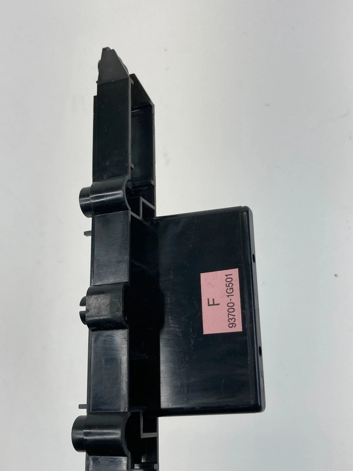 2006-2011 KIA RIO SEDAN CENTER DASH SWITCH BASE PLATE 93700-1G501 OEM
