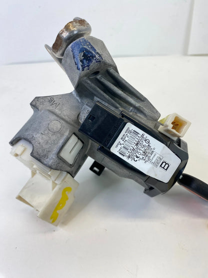 2006-2012 TOYOTA YARIS SEDAN HATCHBACK IGNITION SWITCH LOCK CYLINDER KEY OEM
