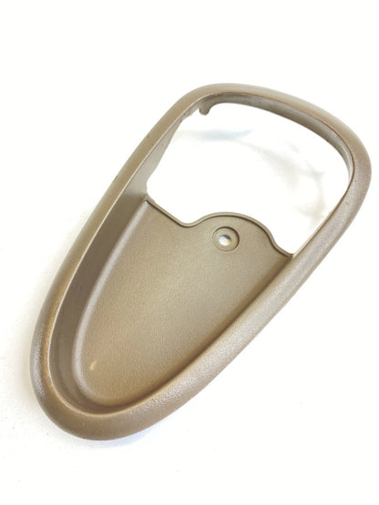 2002-2005 PONTIAC GRAND AM REAR LEFT INNER DOOR HANDLE BEZEL TRIM 22617661