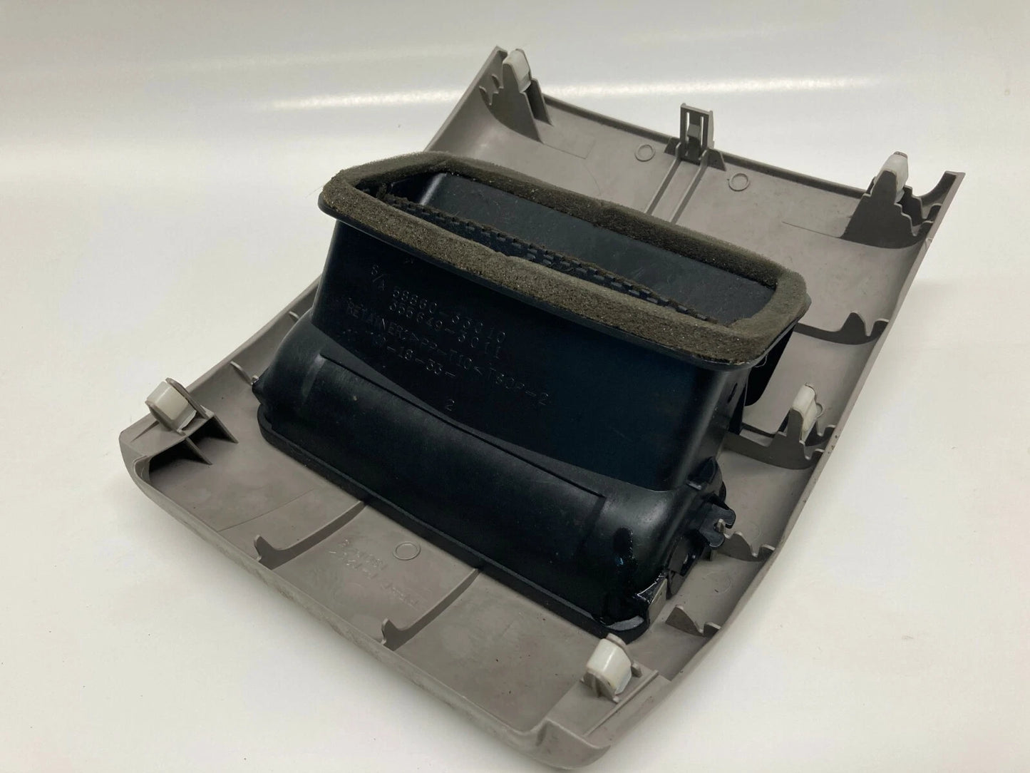 2002 2003 LEXUS ES300 REAR CENTER CONSOLE AIR VENT GRILLE COVER 58860-33010