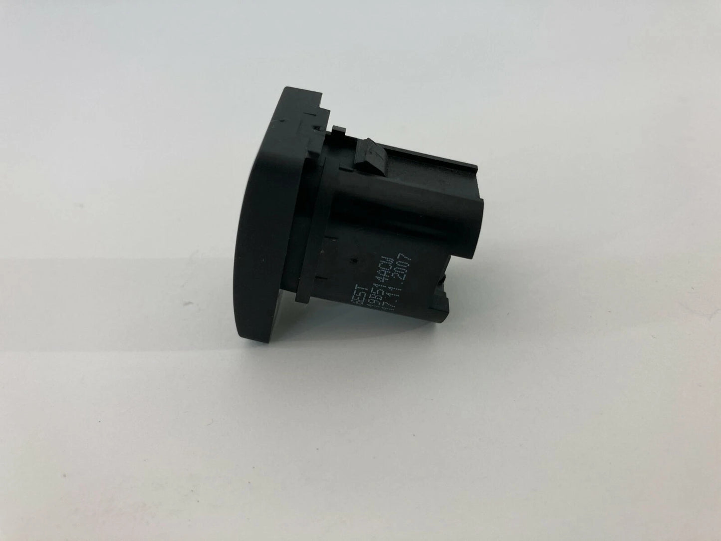 06-09 FORD FUSION 06-09 MERCURY MILAN DASH POWER TRUNK LATCH RELEASE SWITCH OEM