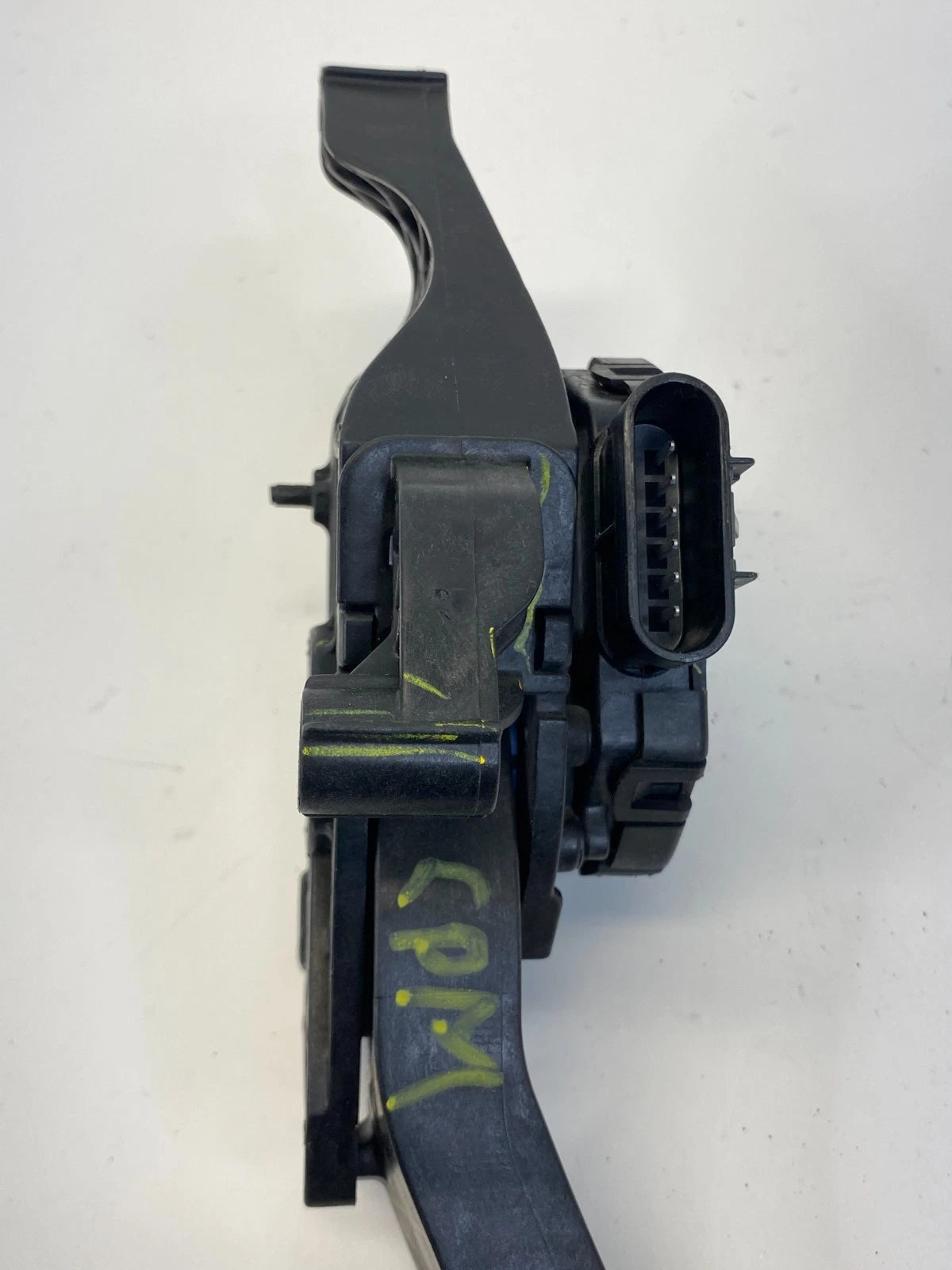 2009-2017 CHEVY TRAVERSE ACADIA ACCELERATOR GAS PEDAL SENSOR ASSY 22802046 OEM