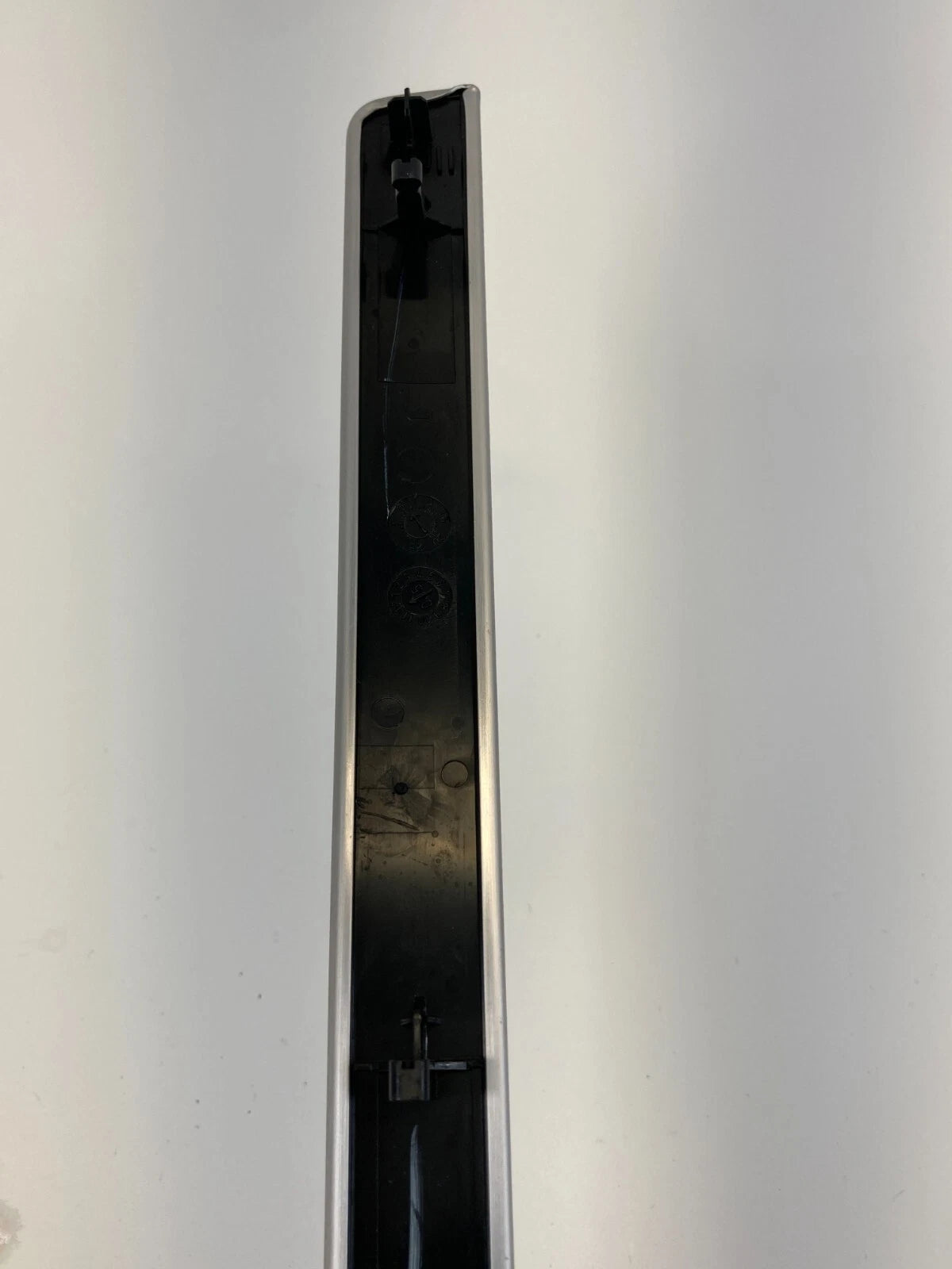 2006-2009 VOLKSWAGEN GTI DASH RIGHT GLOVE BOX MOLDING TRIM BEZEL 1K1858529 OEM