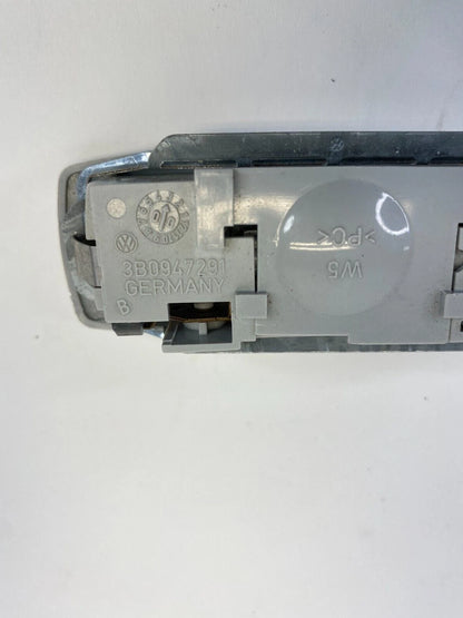 99-05 VW VOLKSWAGEN JETTA INTERIOR REAR DOME MAP LIGHT LAMP 3B0947291 OEM