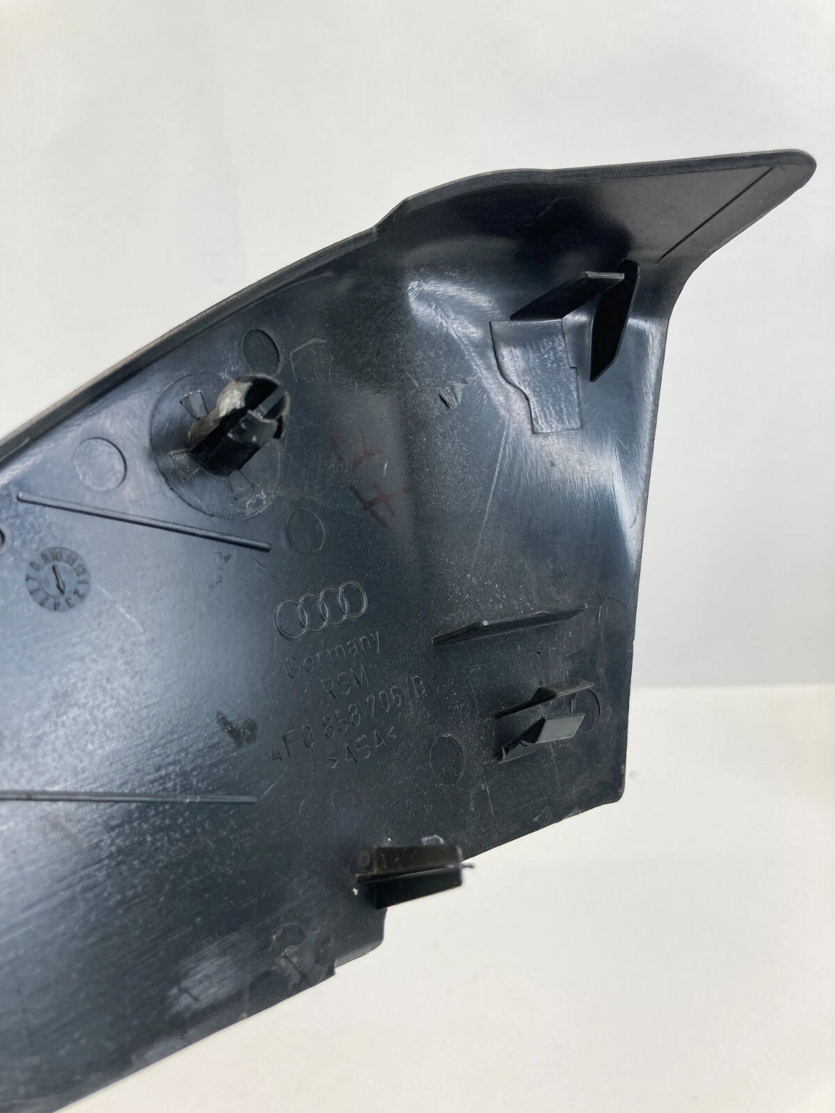 2006-2011 AUDI A6 FRONT RIGHT SIDE INNER DOOR CORNER TRIM 4F0-858-706-B