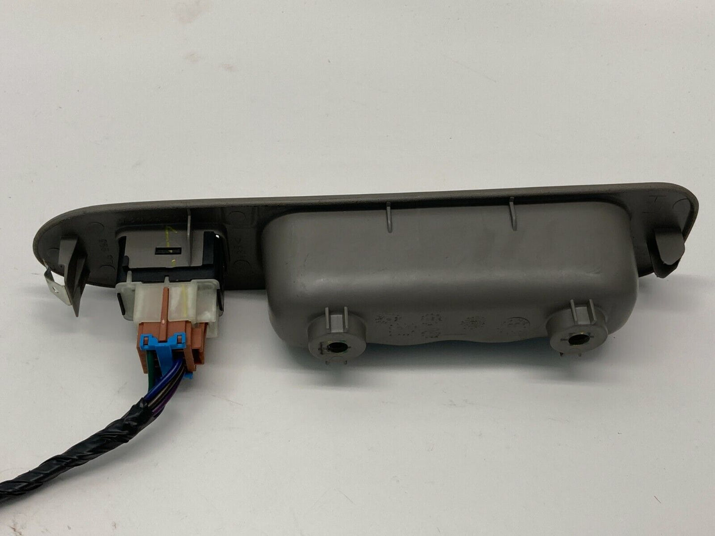 00 01 02 03 04 05 Chevrolet Impala Rear Left Power Window Switch 10432425 OEM