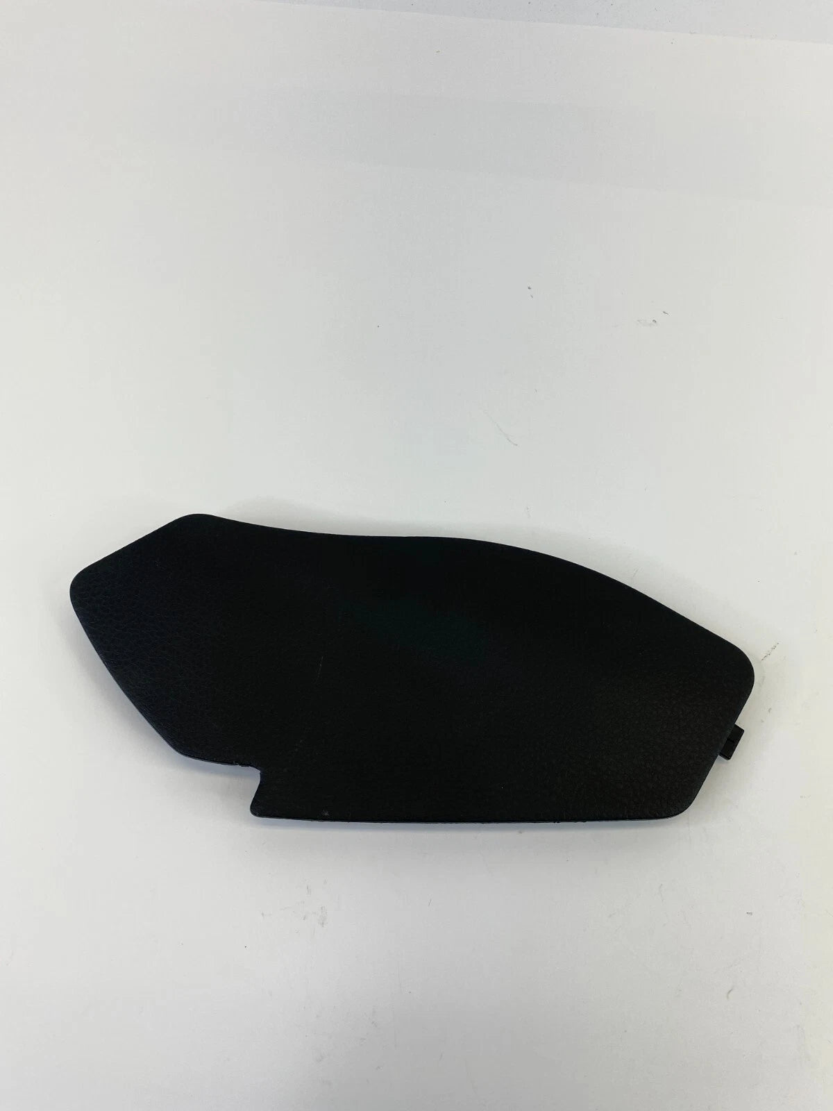 07 08 09 10 11 12 NISSAN VERSA DASH RIGHT SIDE END CAP COVER TRIM 68698EL00A OEM