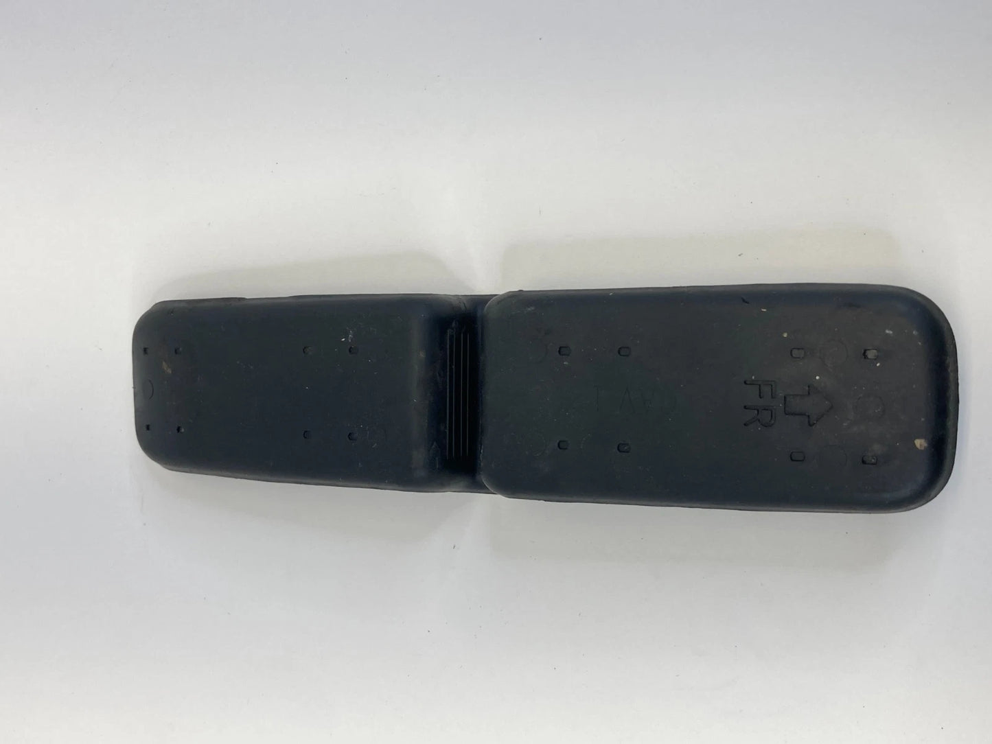 02-06 TOYOTA CAMRY FRONT RIGHT DOOR HANDLE POCKET INSERT MAT OEM 74283-AA010