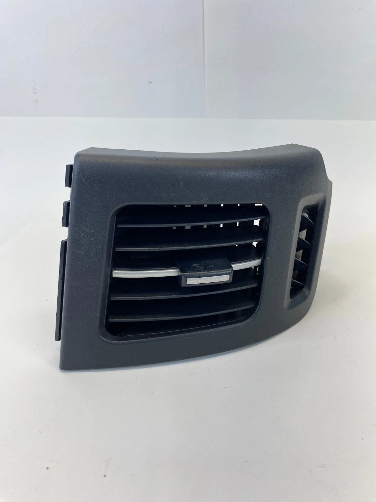2010-2015 TOYOTA PRIUS FRONT LEFT DASH AIR VENT BEZEL GRILLE OEM 55650-47070
