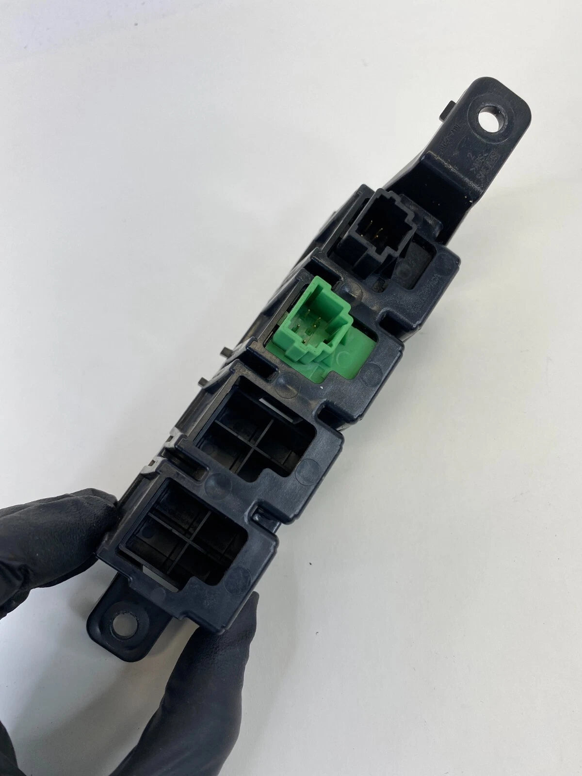 13-18 NISSAN ALTIMA TRACTION & TRUNK LID BUTTON CONTROL SWITCH 681RU3TA0A OEM