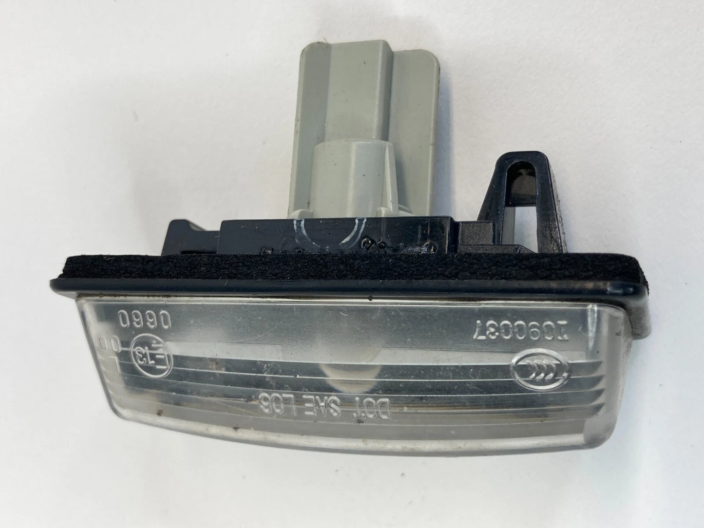2008-2013 NISSAN ROGUE 13-19 SENTRA REAR TRUNK LICENSE PLATE LIGHT LAMP OEM