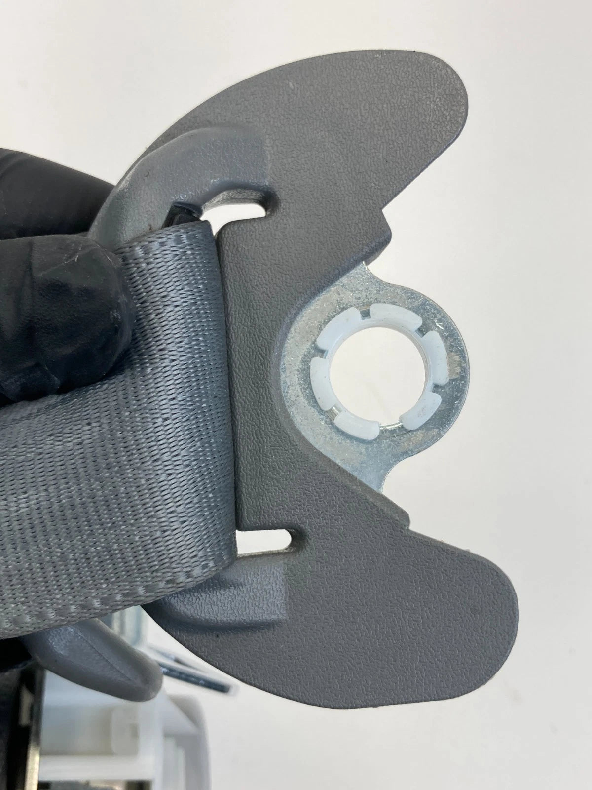 2005-2011 TOYOTA TACOMA FRONT RIGHT PASSENGER SIDE REGULAR CAB 2DR RETRACTOR OEM