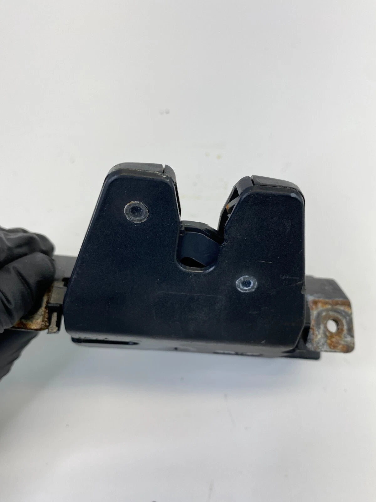 01 02 03 04 05 06 BMW 330XI SEDAN TRUNK LOCK LATCH RELEASE ACTUATOR ASSY OEM