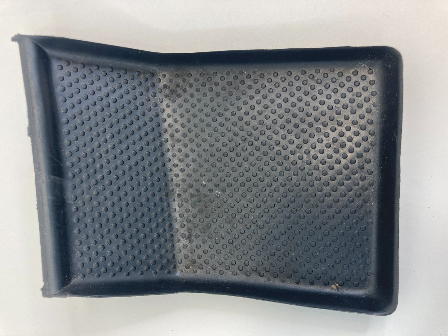 01 02 03 04 05 Volkswagen Passat Glove Box Rubber Mat Liner Insert 3B1858166 OEM