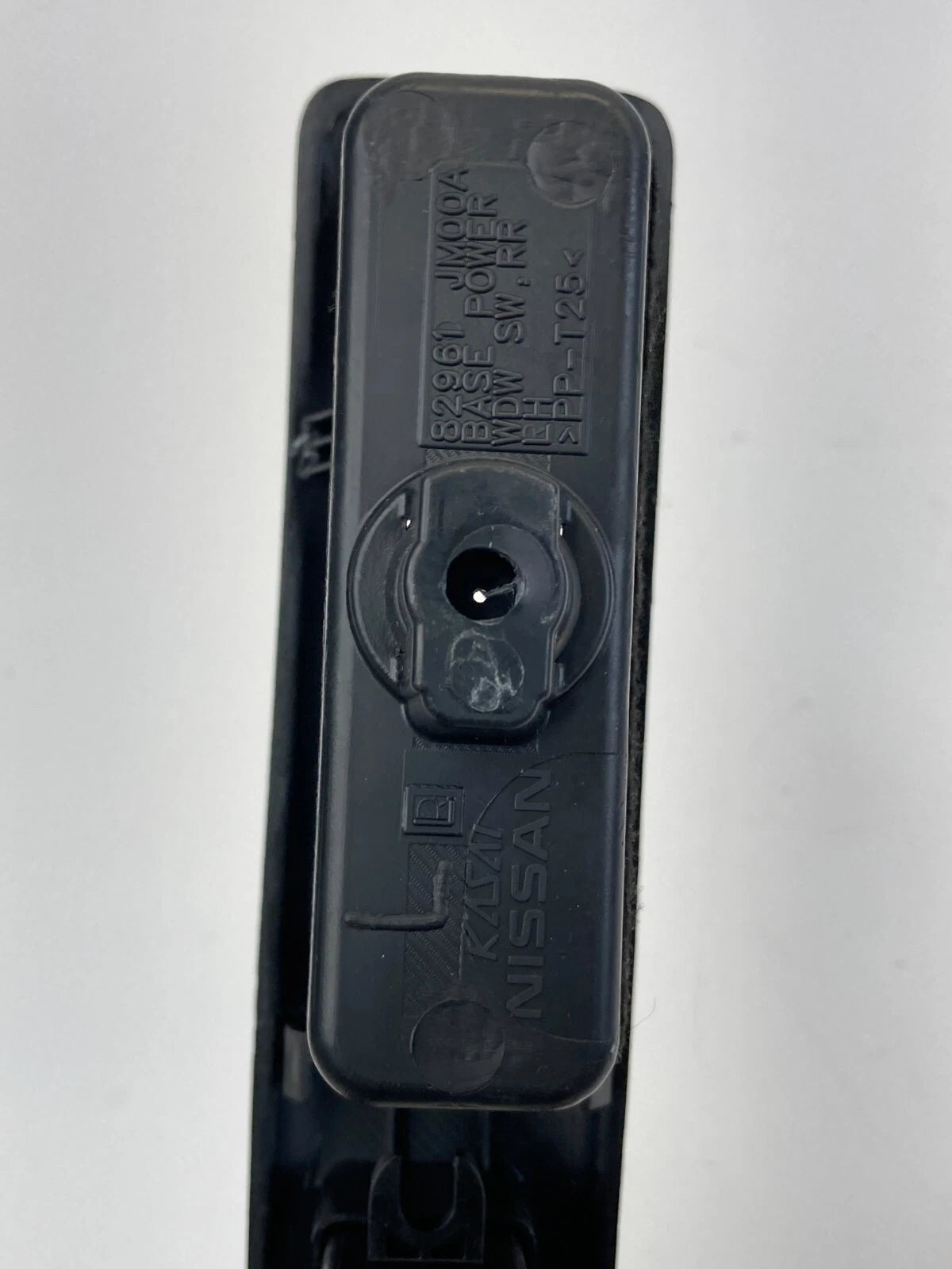 2008-2013 NISSAN ROGUE REAR LEFT SIDE POWER WINDOW SWITCH W/ BEZEL 82961-JM00A