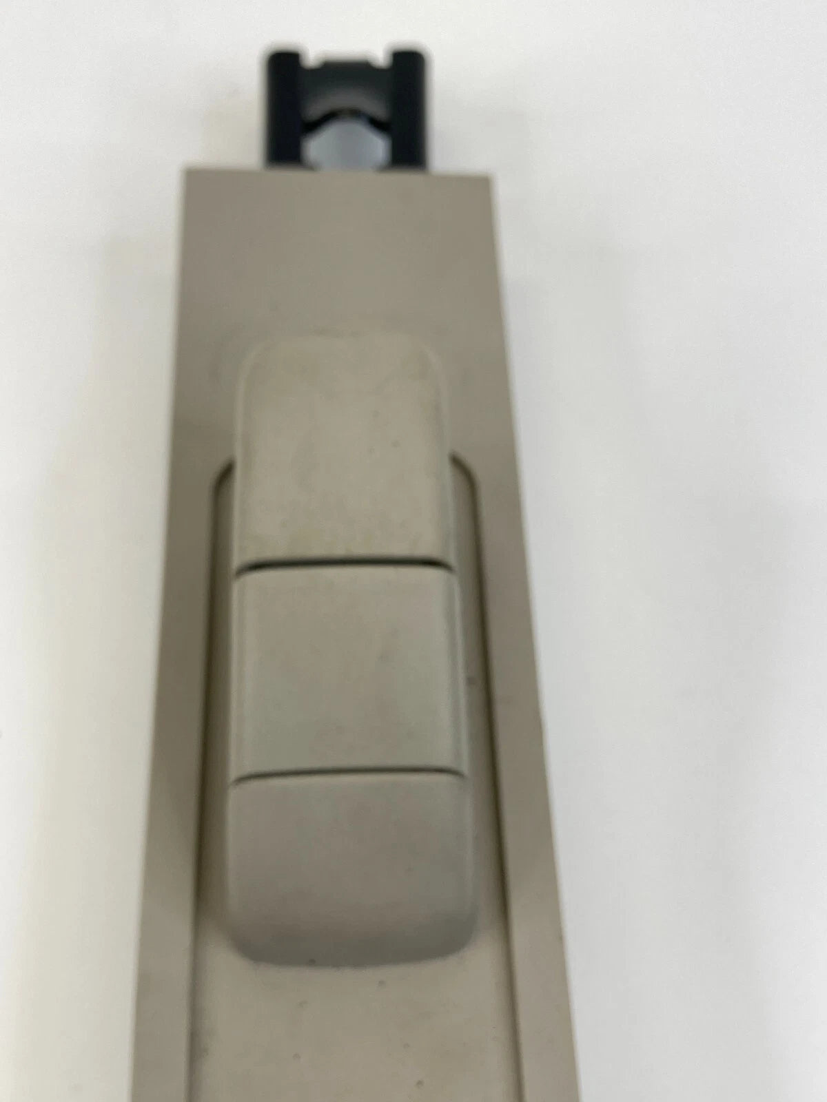 14-19 FORD FIESTA FRONT LEFT DRIVER SIDE SEAT BELT HEIGHT ADJUSTER 34062335B OEM