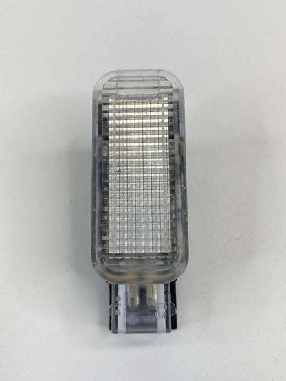 2001-2005 VOLKSWAGEN PASSAT WAGON 4-DR REAR RIGHT DOOR COURTESY LIGHT 3B0947415B